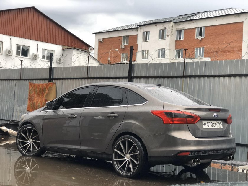 Форд фокус 3 седан диски r17