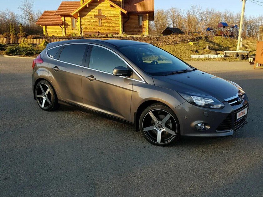 Ford Focus 3 универсал r18