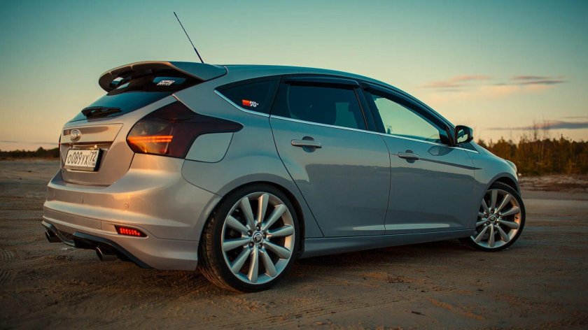 Ford Focus 3 r19