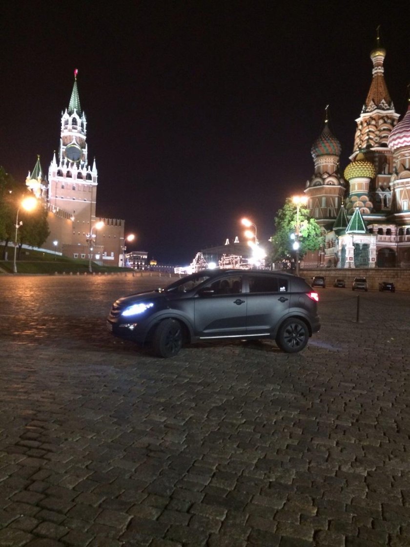 Автомобили на красной площади