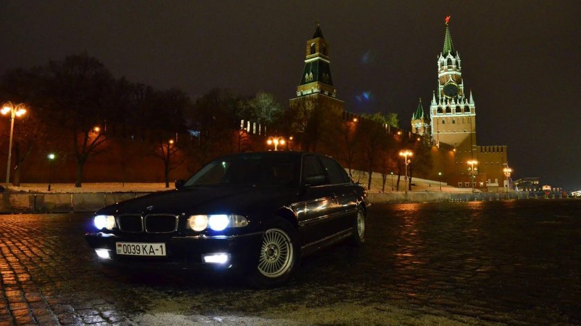 БМВ 7 В Москве
