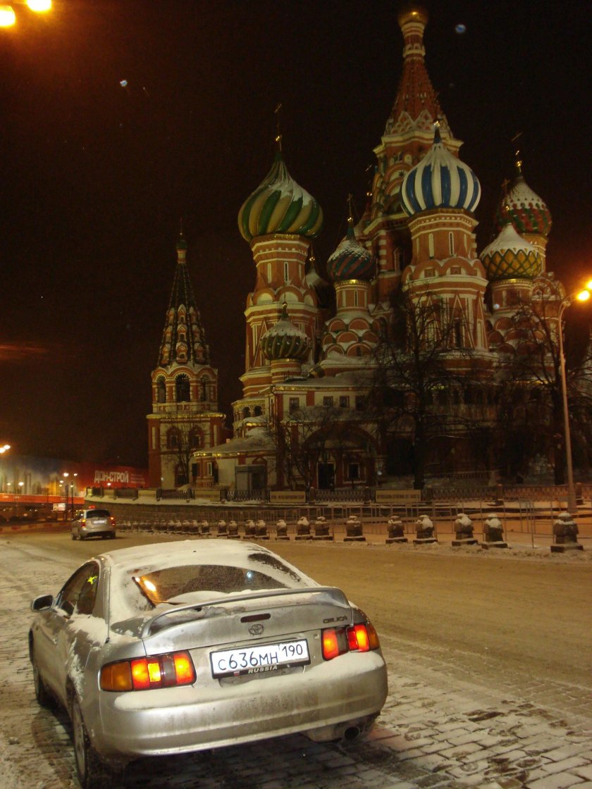 Машина на красной площади