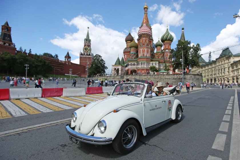 Авто на красной площади