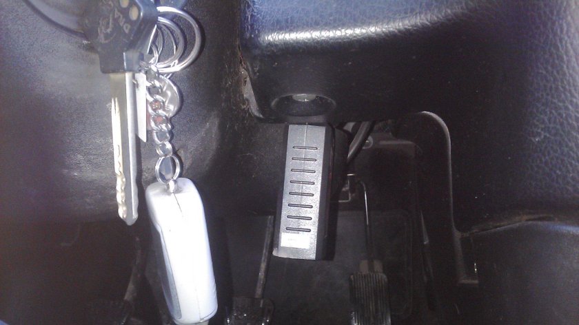 Разъем obd2 Нива Шевроле