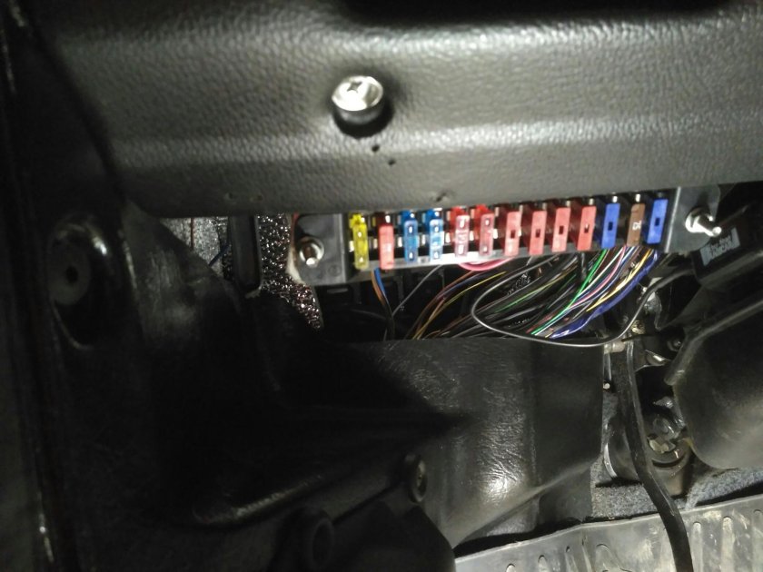 OBD разъем на Ниве 21214