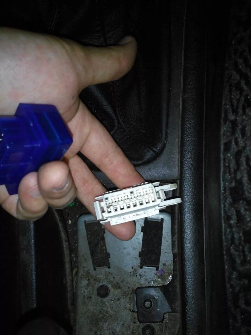 Диагностический разъём obd2 Нива Шевроле