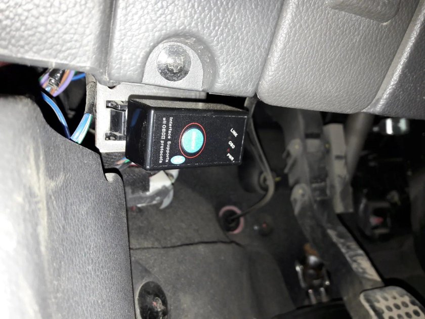 Разъем obd2 Нива Шевроле