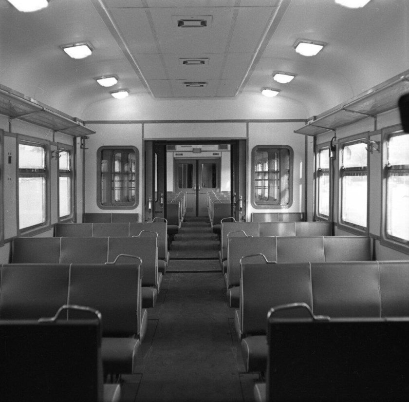 Эр22 электропоезд салон