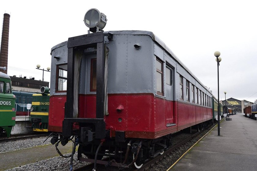 Прицепной вагон электропоезда