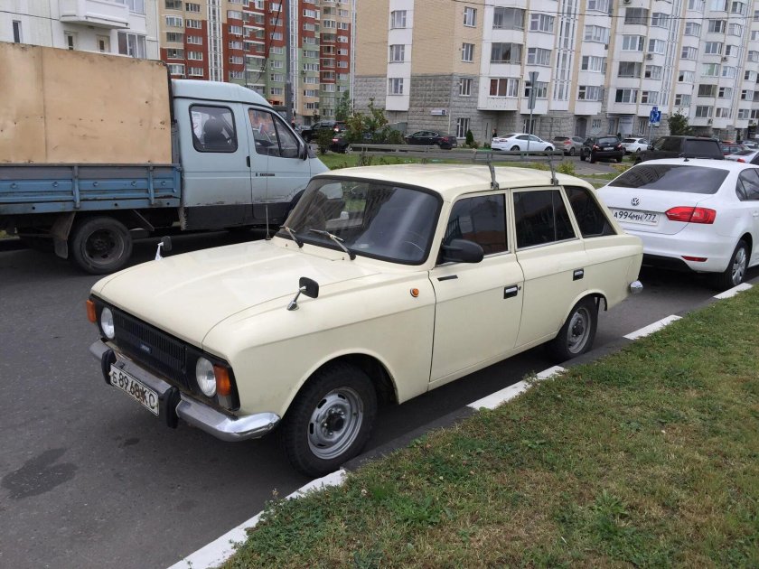 Москвич 412 Комби бежевый