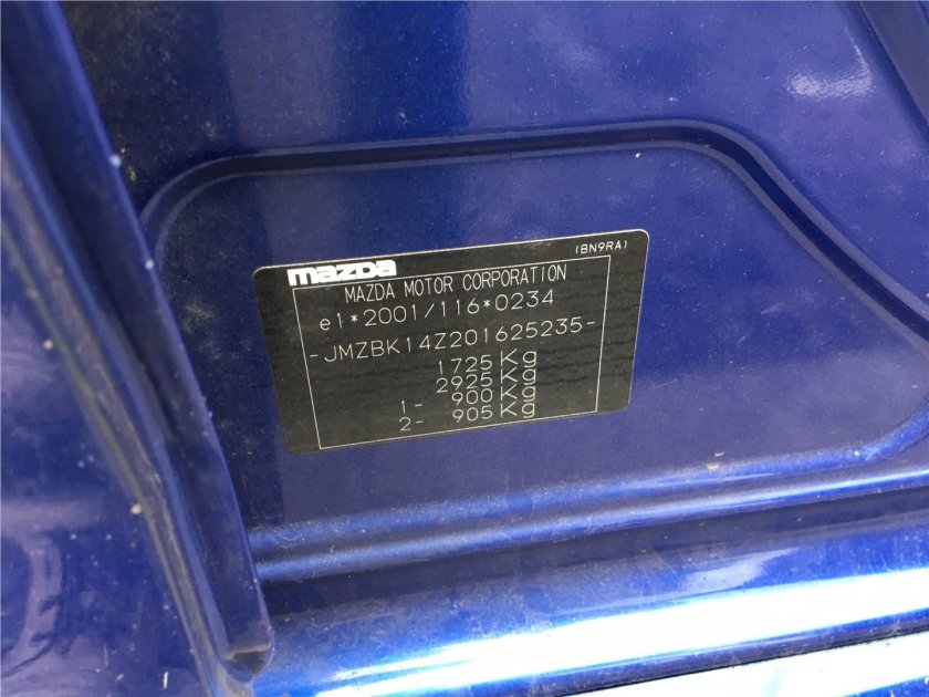 VIN табличка Mazda 3 BK