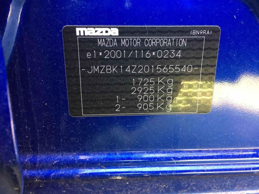 VIN табличка Mazda 3 BK