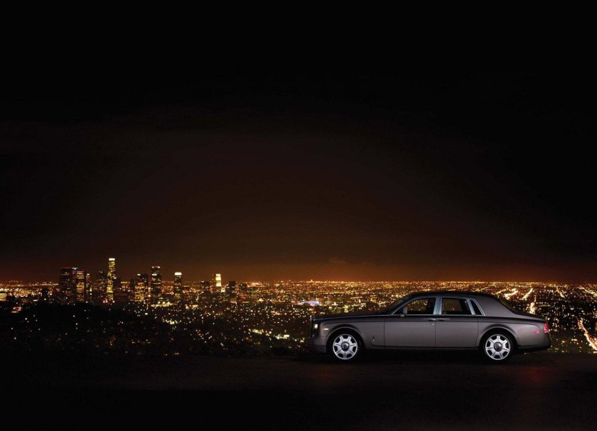 Роллс Ройс Фантом ночью