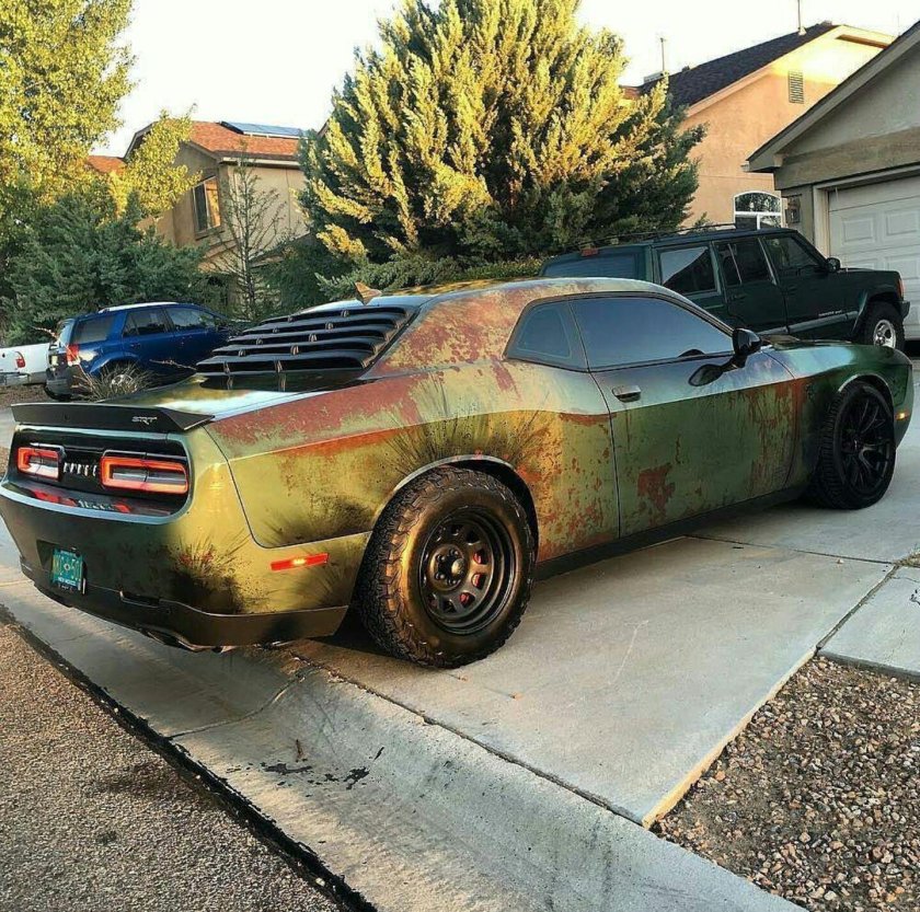 Ржавый Додж Челленджер