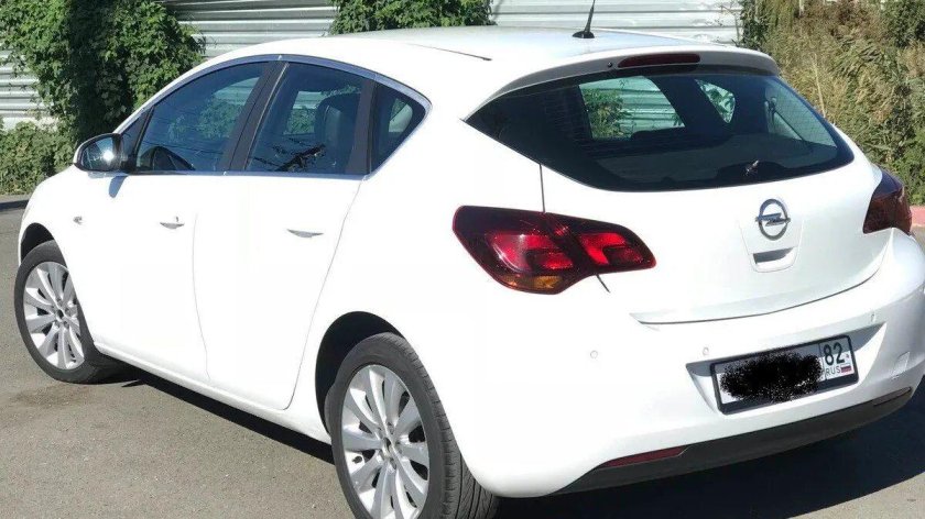 Opel Astra j 2011