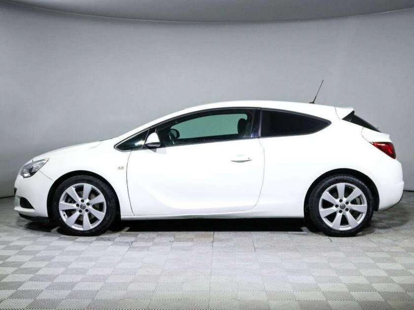 Opel astra gtc 2013