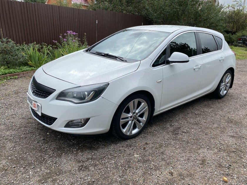 Opel Astra j 2009