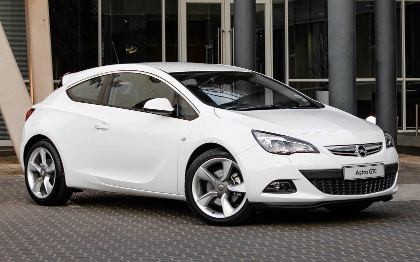 Opel Astra GTC 2013