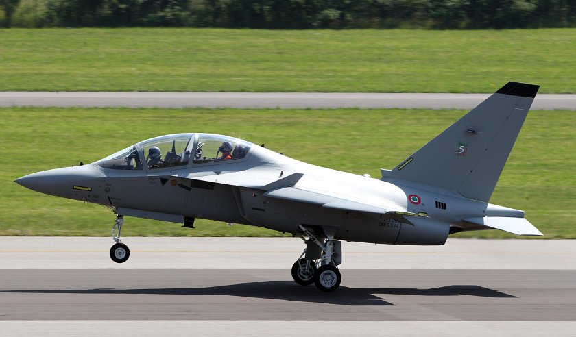 Alenia Aermacchi m-346 Master