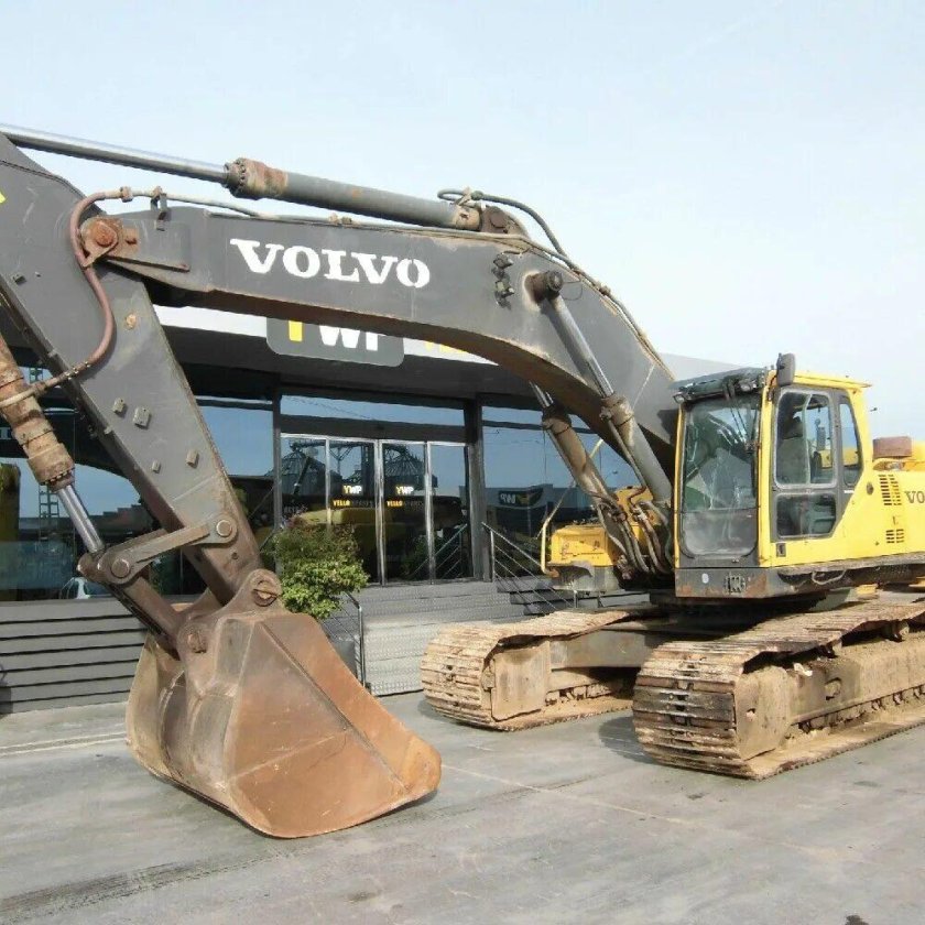 Volvo ec210