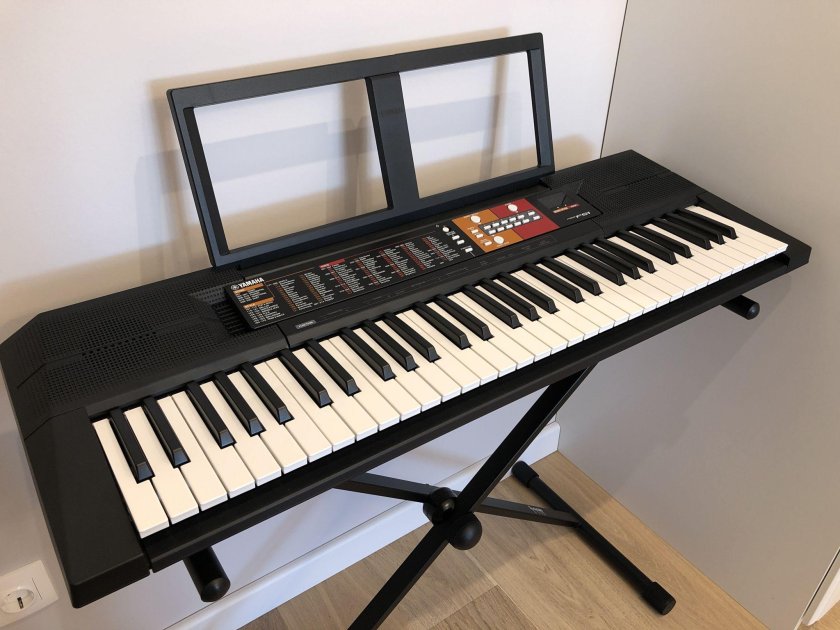 Синтезатор Ямаха PSR f51