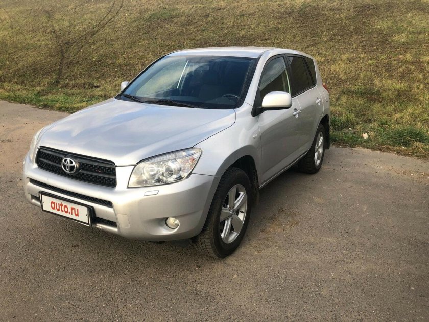 Toyota rav4 серебристый