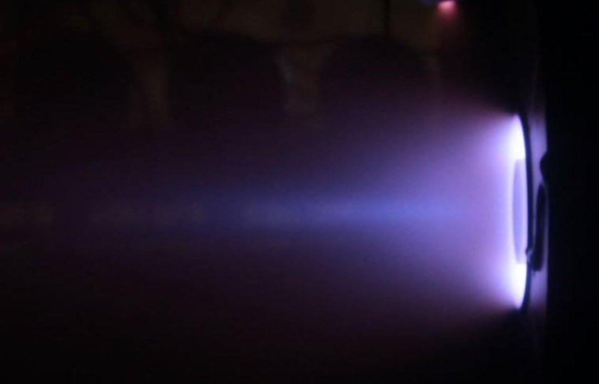 Плазменный двигатель СПД-230