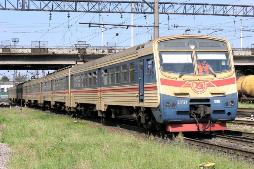 Электричка эпл2т