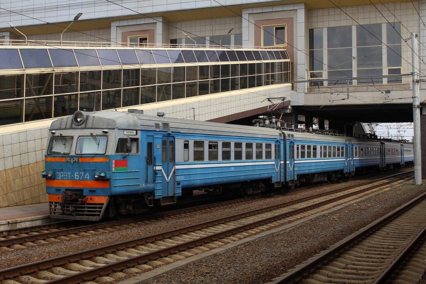 Эр2т электропоезд украина укрзалізниця