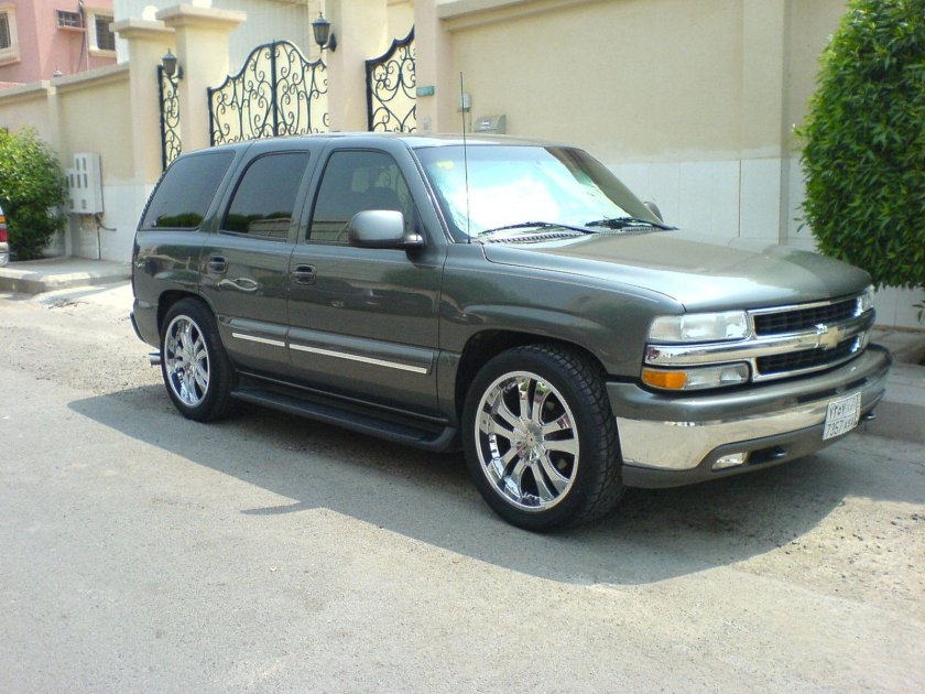Chevrolet Tahoe 2