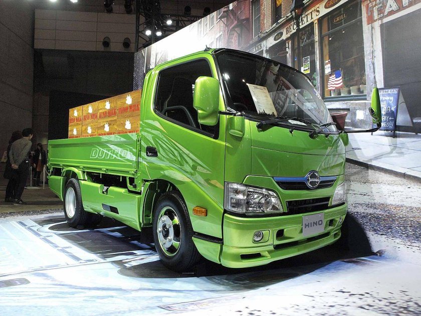 Hino Dutro грузовик