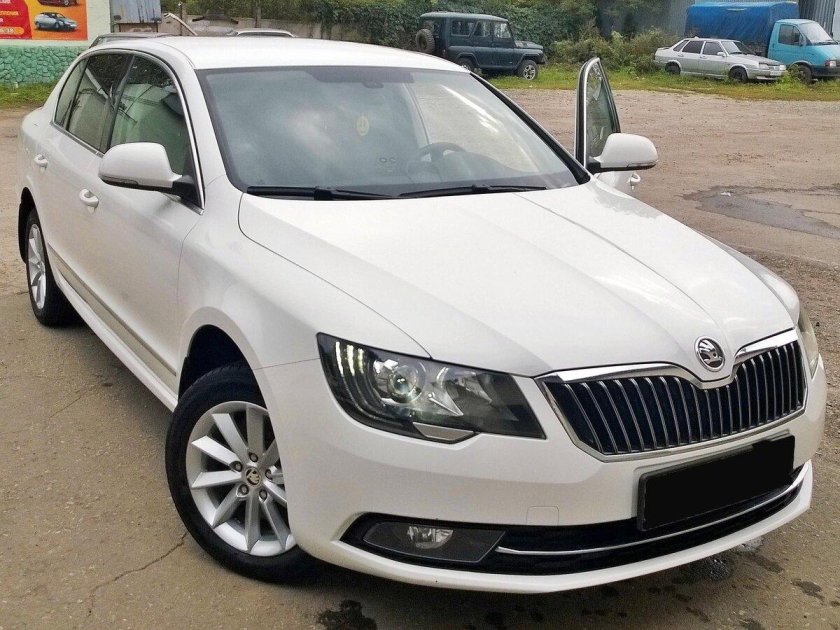 Skoda Superb 2014 белая