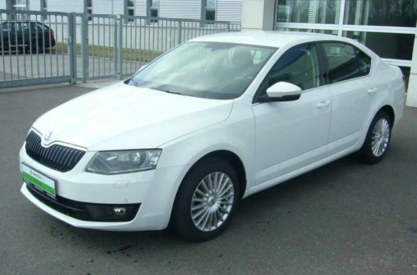 Skoda Octavia a7 белая