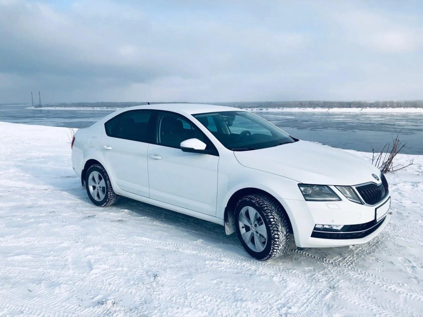 Шкода Октавия а8 белая
