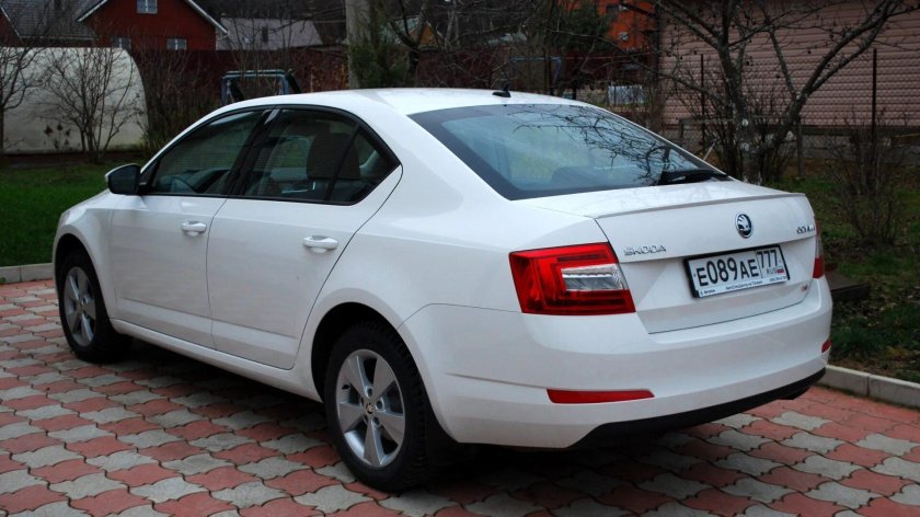 Skoda Octavia a7 белая