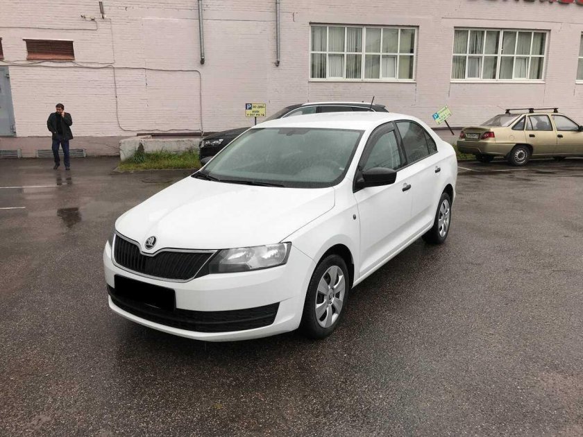 Шкода Рапид 2017 белый