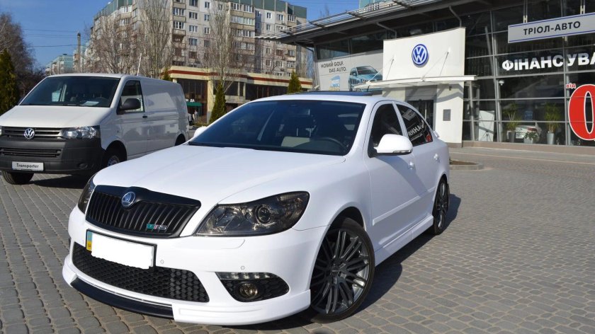 Skoda Octavia a5 RS белая