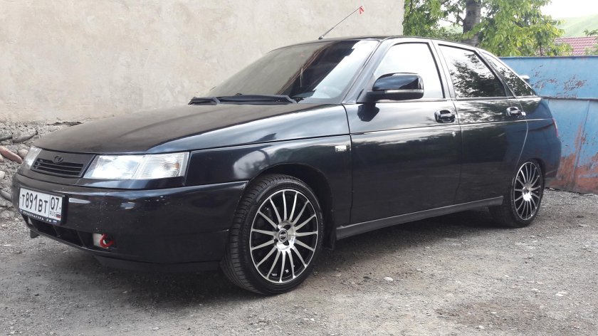 ВАЗ 2112 на дисках r15