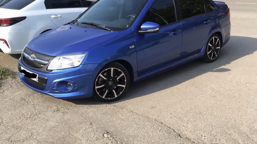 Лада Гранта спорт синяя