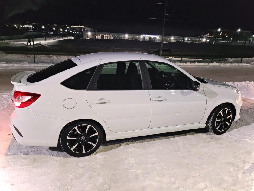 Гранта лифтбек на дисках драйв Актив