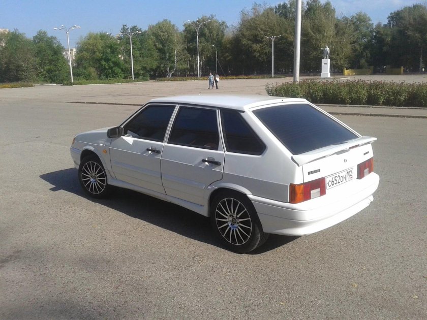ВАЗ 2114 белая r16