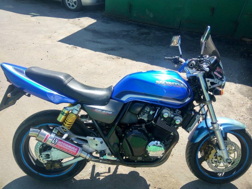 Honda CB 400 VTEC 1