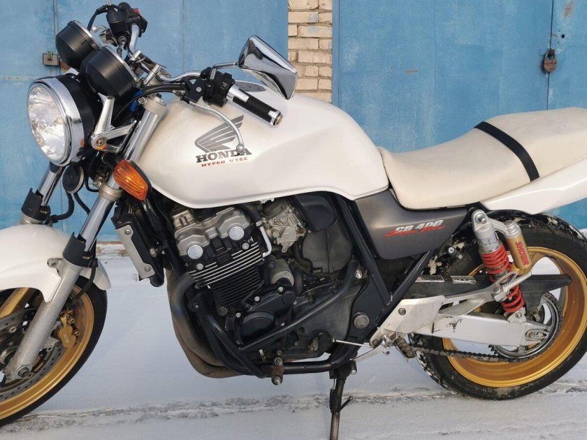 Мотоцикл honda cb 400