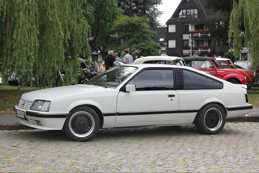 Opel Monza a2