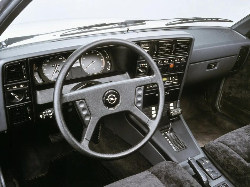 Опель Монза 1980