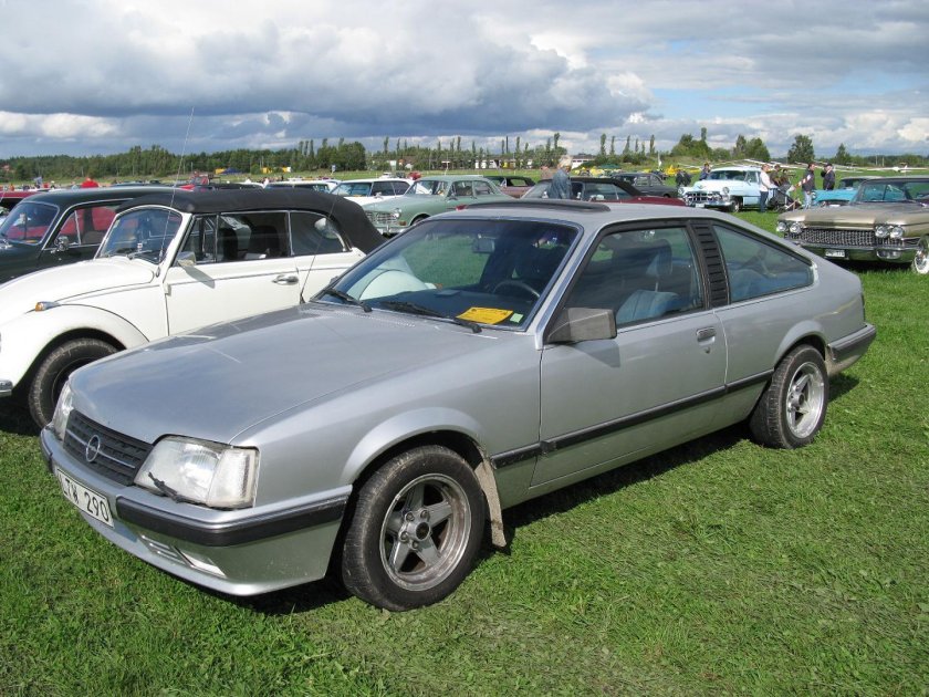 Opel Monza 30 e