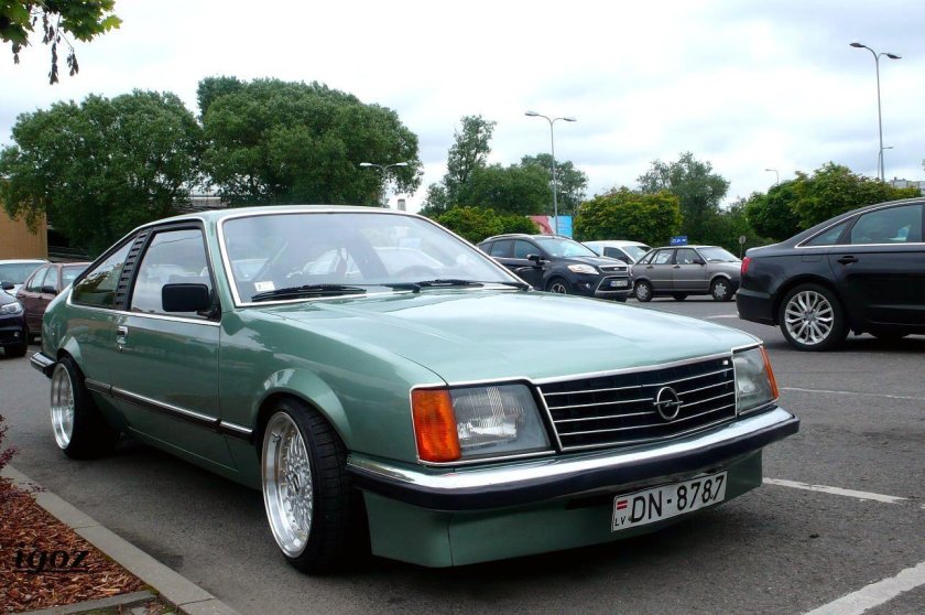 Opel Monza