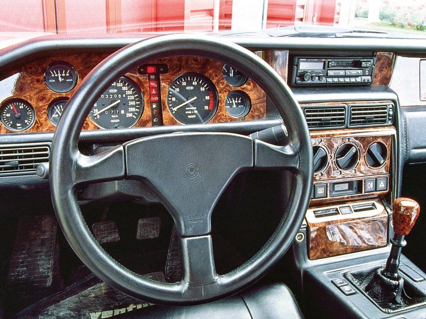 Venturi 260 салон