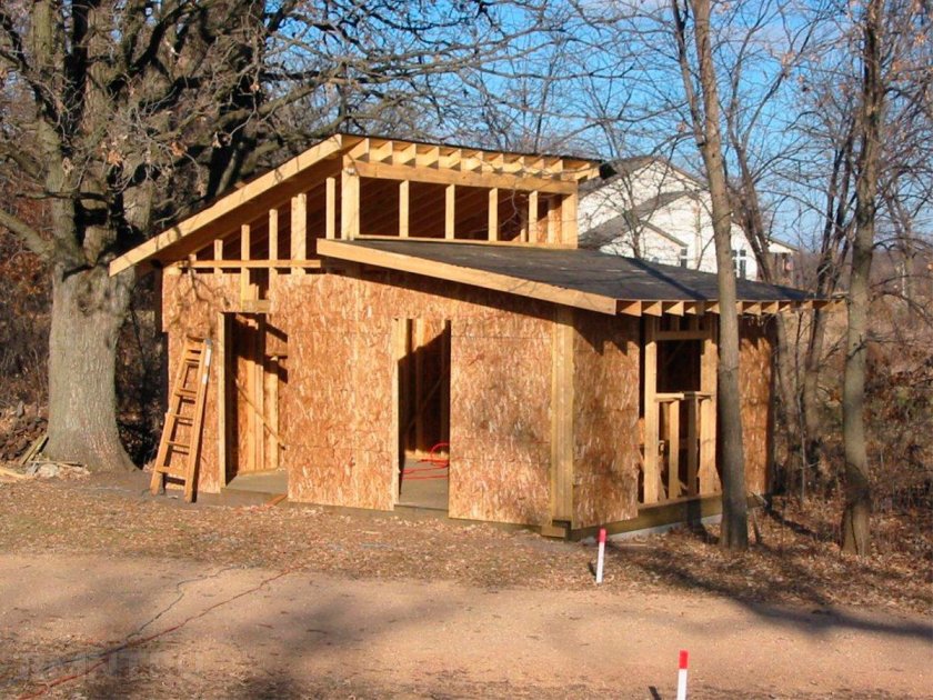 Сарай хозблок с односкатной крышей