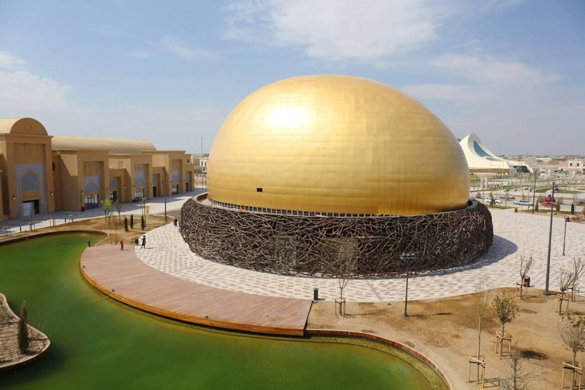 Летающий театр «Алтын Самрук»